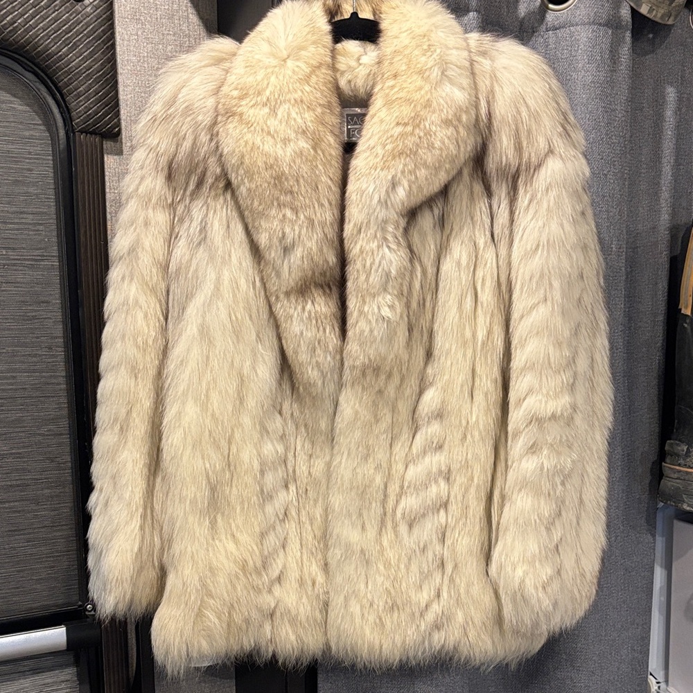 70s Vintage Saga White Fox Fur